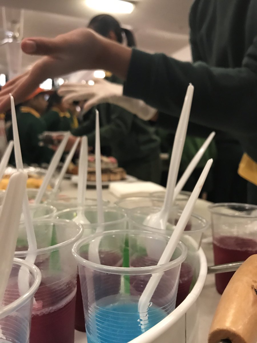 HarcourtPS's tweet image. Doughlicious! Cakes, cakes &amp;amp; more cakes from our wonderful Stage 3 Ss &amp;amp; parents #Edweek17  @janholt07 @KathyPowzun