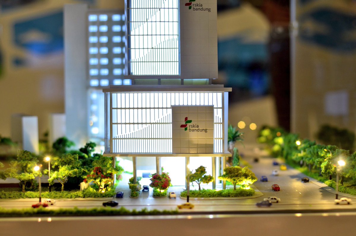 relawan_bdg's tweet photo. Masa lalu, kini, dan masa depan, dapat dilihat di #BandungPlanningGallery. Ada penyajian menarik jg dengan Virtual Reality. Hayu mampir! https://t.co/gIhSwJ1J9Q
