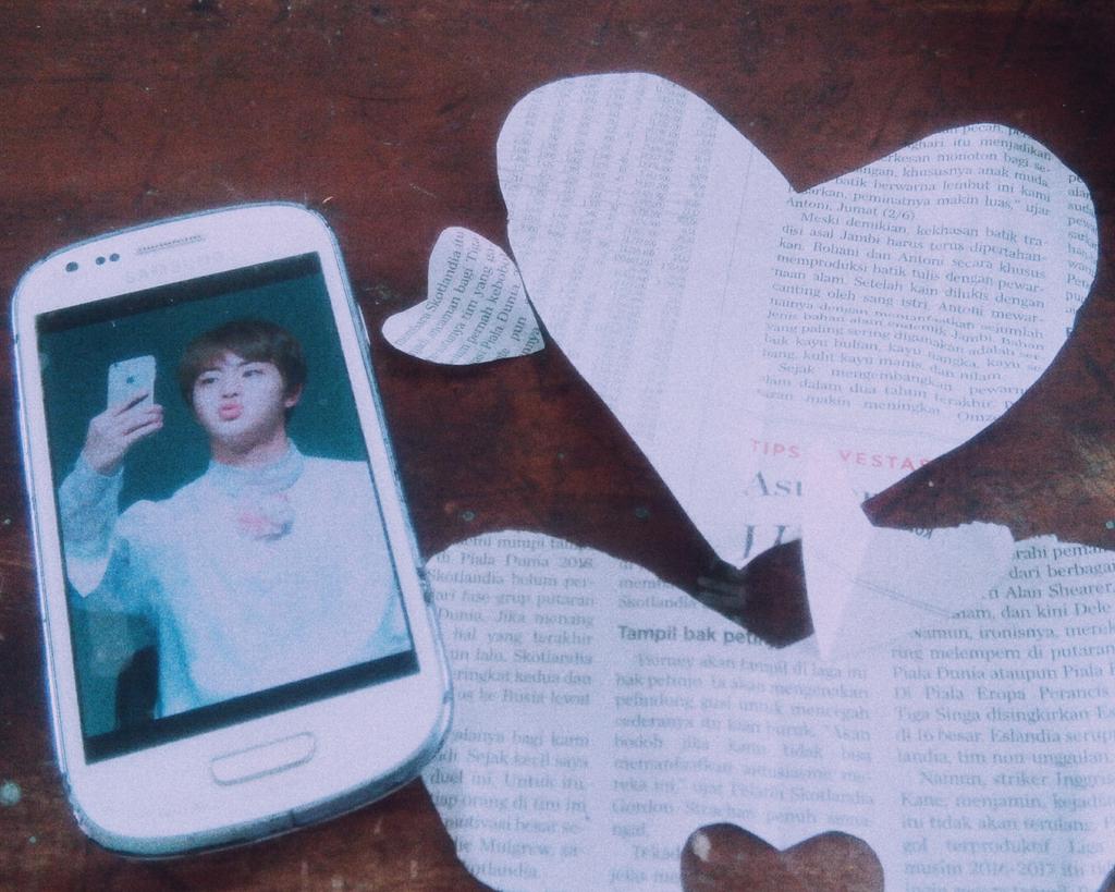 malvinasf_'s tweet photo. Heart :'v #HeartForJinDay https://t.co/frzEBesTvg