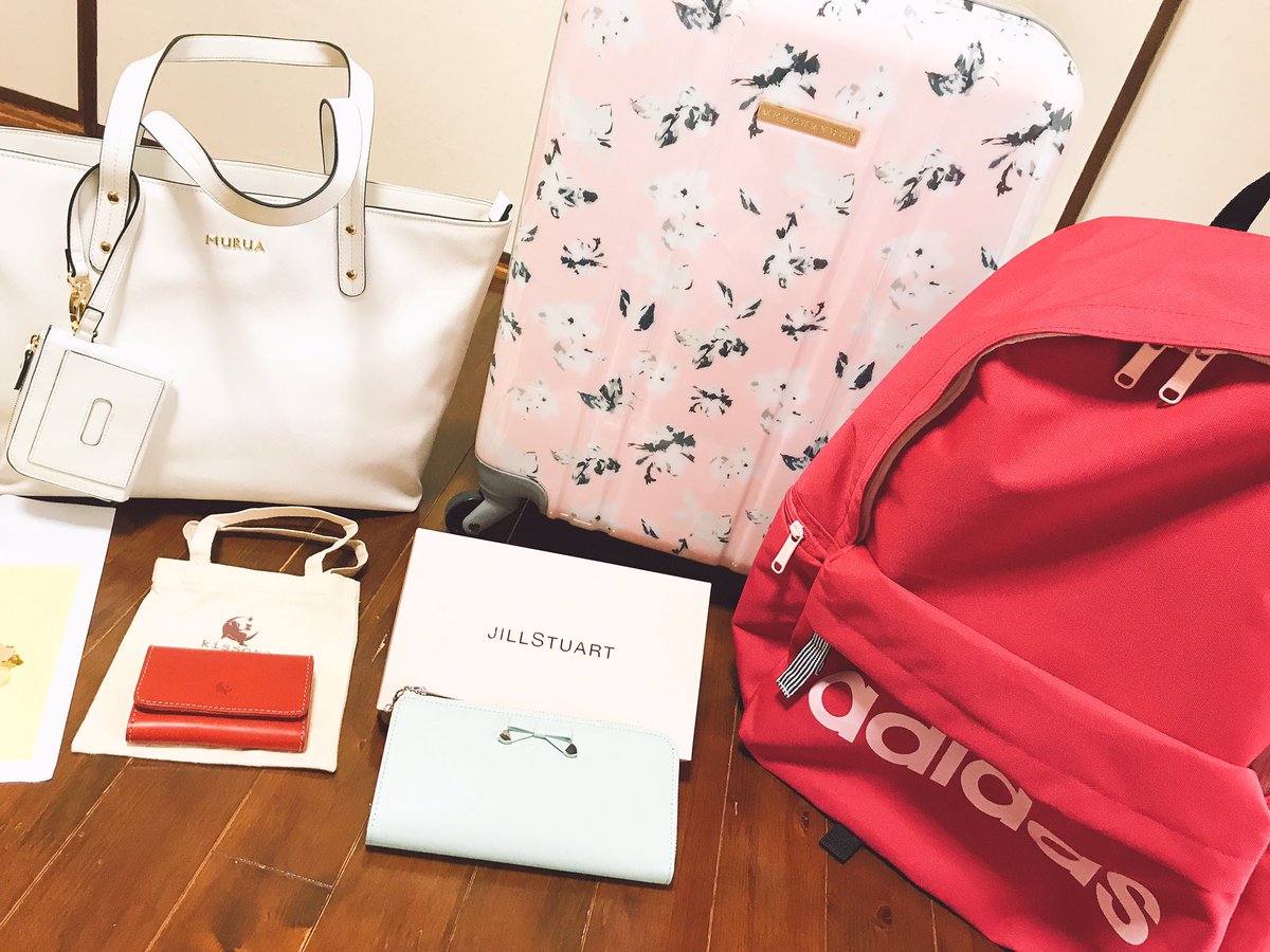 hinaho_0303's tweet image. エミフルMASAKIのＳAC&apos;Ｓ BARさん💼✨
このお店で商品を買う時に、このツイートを見た👀💕と言うと、一緒にノベルティー(記念品ギフト)が貰えるキャンペーンを行ってもらっています！

MURUAやJILLSTUARTなど人気なブランドも取り揃えております✨

#拡散希望