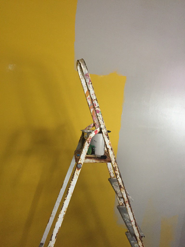 En ik ga gestaag door met mijn mini make-over. Van yellow naar grey😊 #creations #flexa