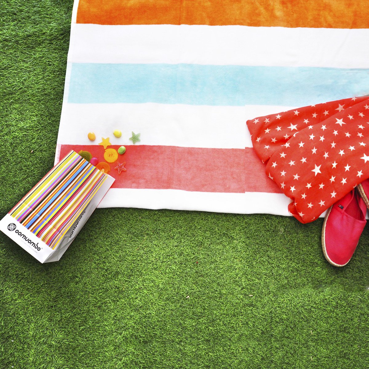 Agosto viene pisando fuerte con estas temperaturas, ¡así que nosotros nos vamos a la piscina! ¿Qué haces tú para refrescarte? #verano #calor