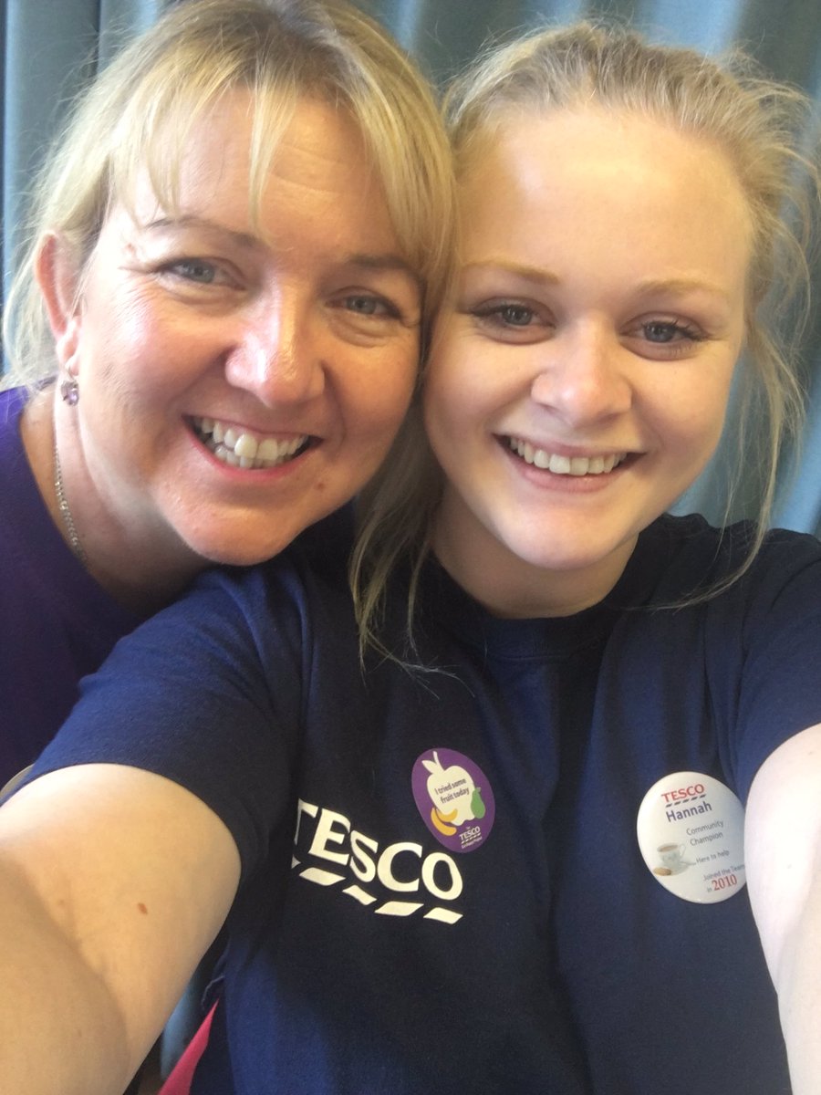 CleeveCommunity's tweet photo. @CheltTescoCC &amp; I are back at BCPA Fundays today giving the children yummy fruits 😋🍏 https://t.co/VKjUSB3UsD