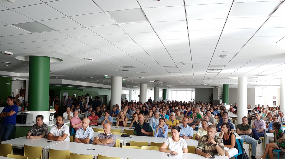 rsuericssonge's tweet photo. Noi non molliamo! Assemblea Ericsson.....la lotta continua 
@Cgil_Liguria @DanielaRoccu @SlcCgil @cgilnazionale https://t.co/55OjRWhbr3