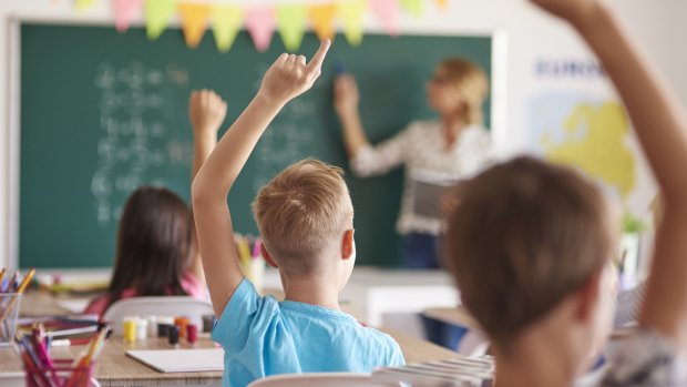 RTLnieuws's tweet photo. Te weinig aandacht voor slimme kinderen op school: 'Ik heb nooit geleerd door te zetten' https://t.co/wXQE9jiNzX https://t.co/SJKvVbu9s7
