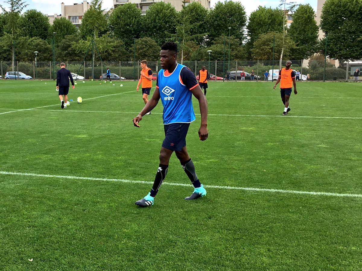 Reprise - Matchs Amicaux 2017/2018 - Page 5 DGIe1XIWAAEbmga