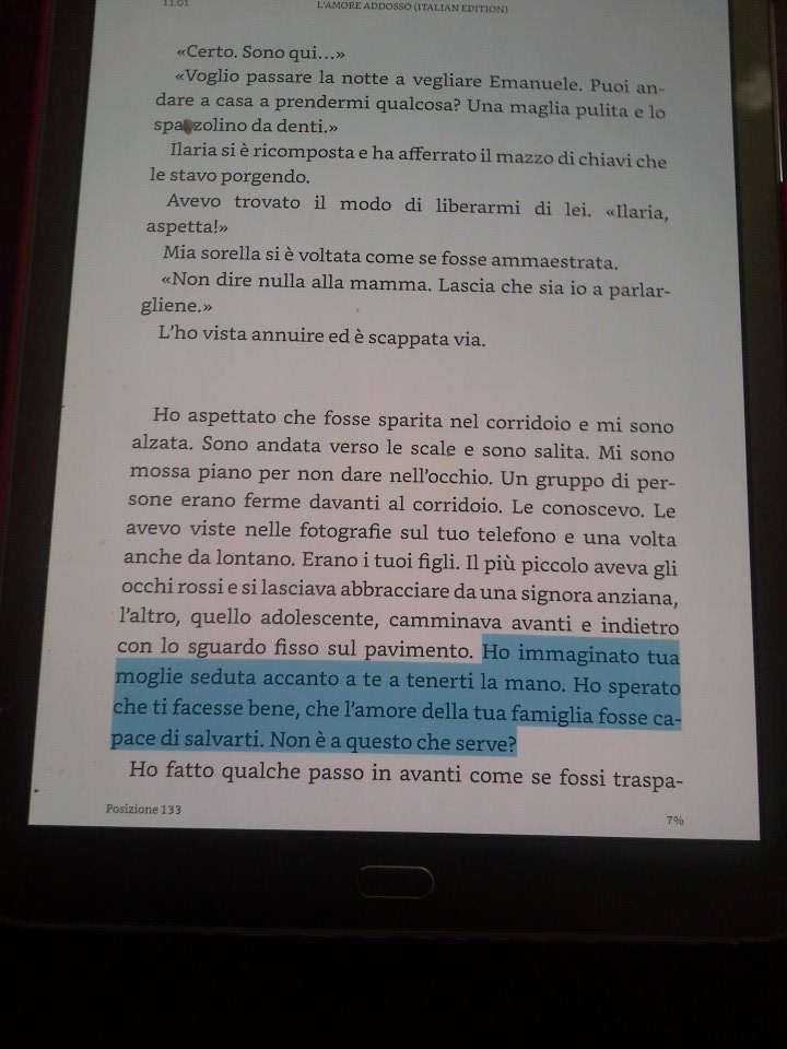CasaLettori's tweet photo. #AlMareCon @SaraRattaro
#LAmoreAddosso
@GiuliaCiarapix https://t.co/QtBrzQTOoj