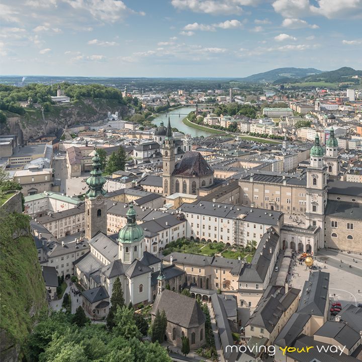 Europcar_BE's tweet photo. In het Oostenrijkse Salzburg werd The Sound of Music gefilmd. Zin om eens in de voetsporen van Maria te stappen? 💃 🎼 #CityFeature https://t.co/jXNRzByJ8h