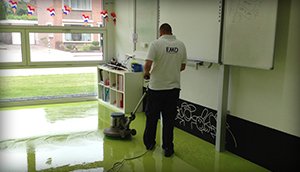 emd_bv's tweet photo. We zijn er om onze klanten te ontzorgen - @emd_bv.... scherp in dienstverlening... https://t.co/RF8jMqpaOe https://t.co/7AbIL7RCnS