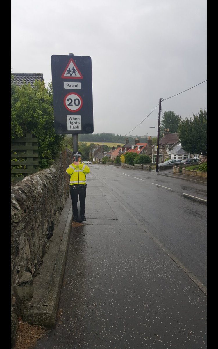 PSOSNorthEFife's tweet photo. Oor Bob's out in Ceres and Craigrothie today. Don't get caught out like they have with the rain. #doubletrouble #slippywhenwet #brollysoot ☔ https://t.co/A9z83BkjXx