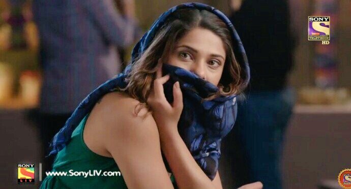 JenWingetTeam's tweet photo. UFF MashAllah!
@jenwinget @SonyTV #Beyhadh #JenniferWinget https://t.co/ReNyr3F1xH