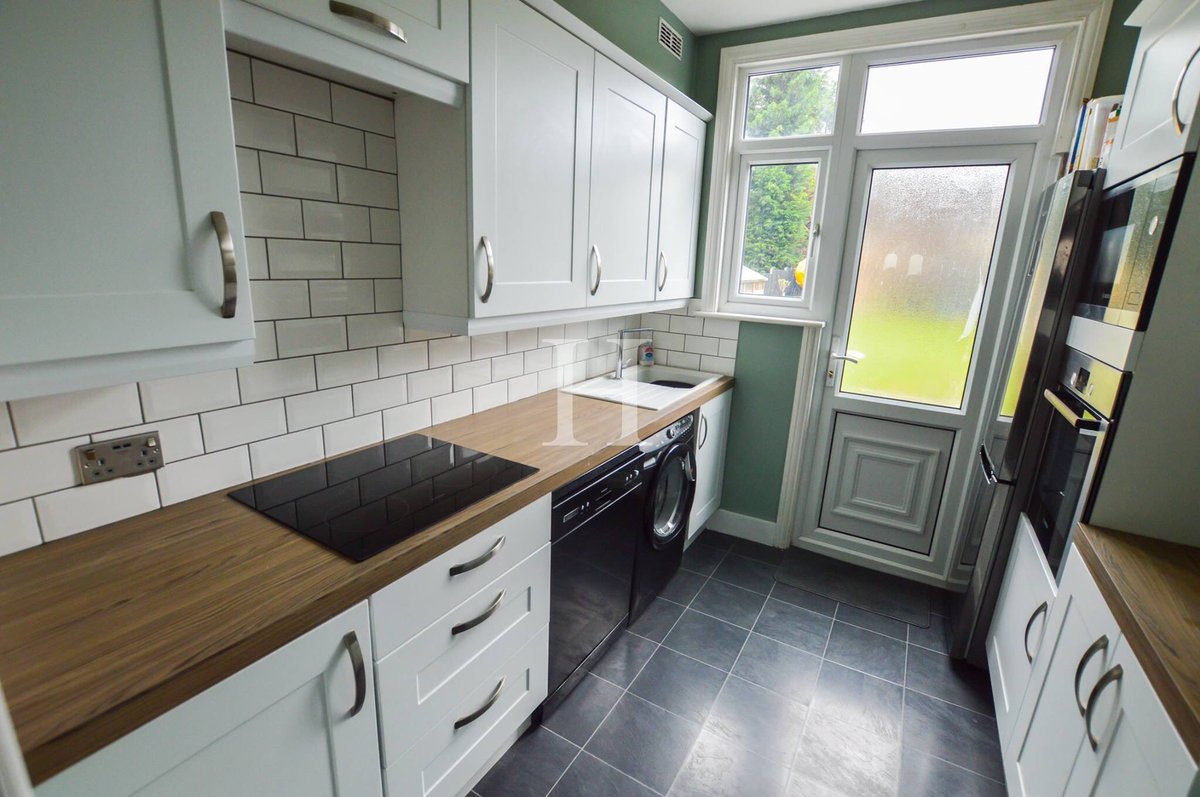FOR SALE: 3 bed house in #southend #essex #southendonsea #harding