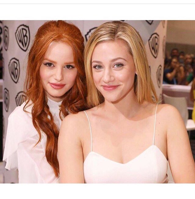 RiverdaleConES's tweet photo. Madelaine y Lili en la Comic Con (vía Instagram de Madelaine) https://t.co/ykBw1JwHnD