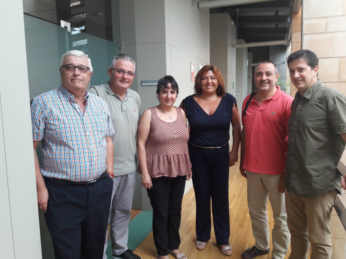 IllesPerUnPacte's tweet photo. Reunió de feina per parlar de #pacteeducatiu amb @elPi_IB. Gràcies pel vostre suport! https://t.co/wapqdOOflS