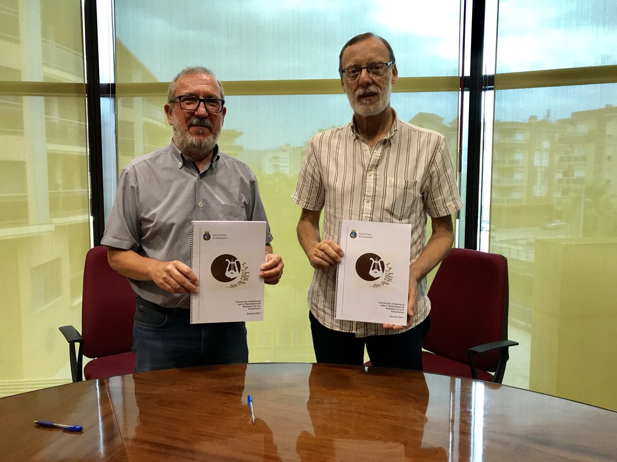 Matí de signatura de convenis a l’ajuntament de Roquetes. Amb la Lira de Roquetes.