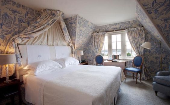 RutlandPride's tweet photo. An absolutely stunning hotel room, but do you know which Rutland hotel this belongs to? LIKE and SHARE if you do! https://t.co/pN6Z794vcS