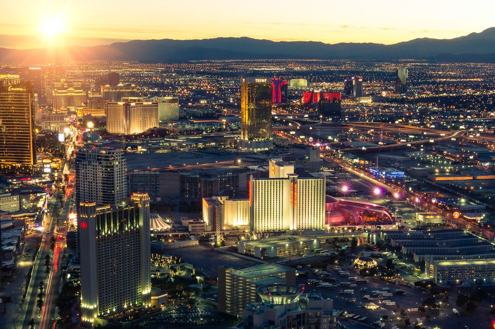 andy_ed33's tweet photo. @stephen87848233 @LasVegasSun The Businessman #AndyEdzoo obtains a contract with Cadillac for the manufacturing of 1000 cars "Escalade Limo" for 300 million dollars. #USS https://t.co/MYy3De2t1Q