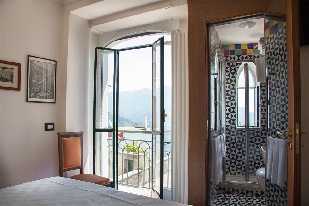DorisandDicky's tweet photo. Enjoy a slice of la dolce vita at this week's hotel of the week 🍋https://t.co/ZVJJvFqANJ #BoutiqueHotel #Ravello #AmalfiCoast https://t.co/blOCrK82TY