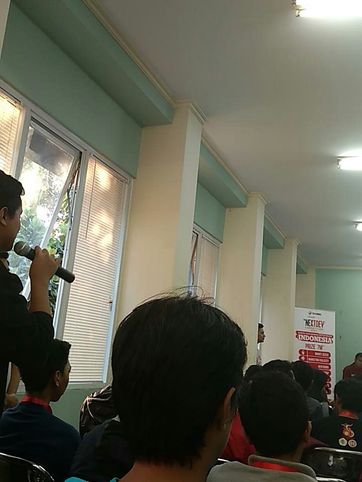 mayanti_24's tweet photo. Sesi tanya jawab bersama para pakar #TheNextDevBandung #NextDev2017 @the_nextdev https://t.co/6Q8ZtfJkL9