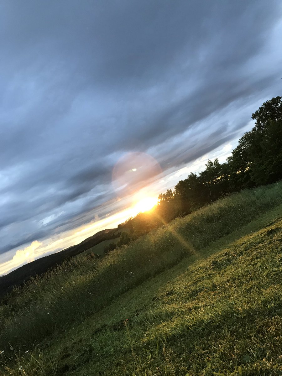 kaelani1904's tweet photo. #ButThatSunsetTho #DOHNATION #boston #newhampshire #gooddaydohnation @MarkDohner https://t.co/J9Ge3h90Ag