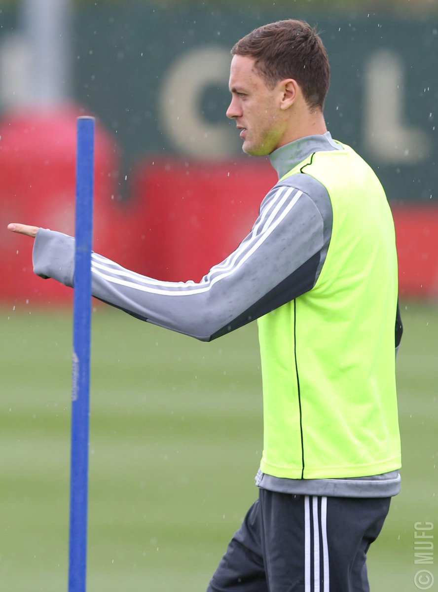 PerSempreUnited's tweet photo. Nemanja Matic sudah berlatih bersama rekan satu tim yg baru. https://t.co/uYgHW14Kpw