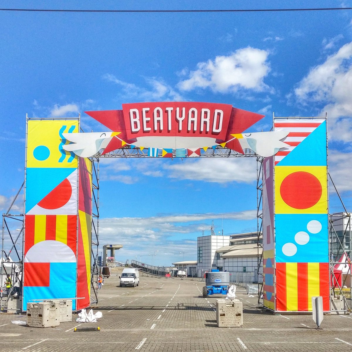 The arch is up! 🙌 #BeatyardBuild #countdown