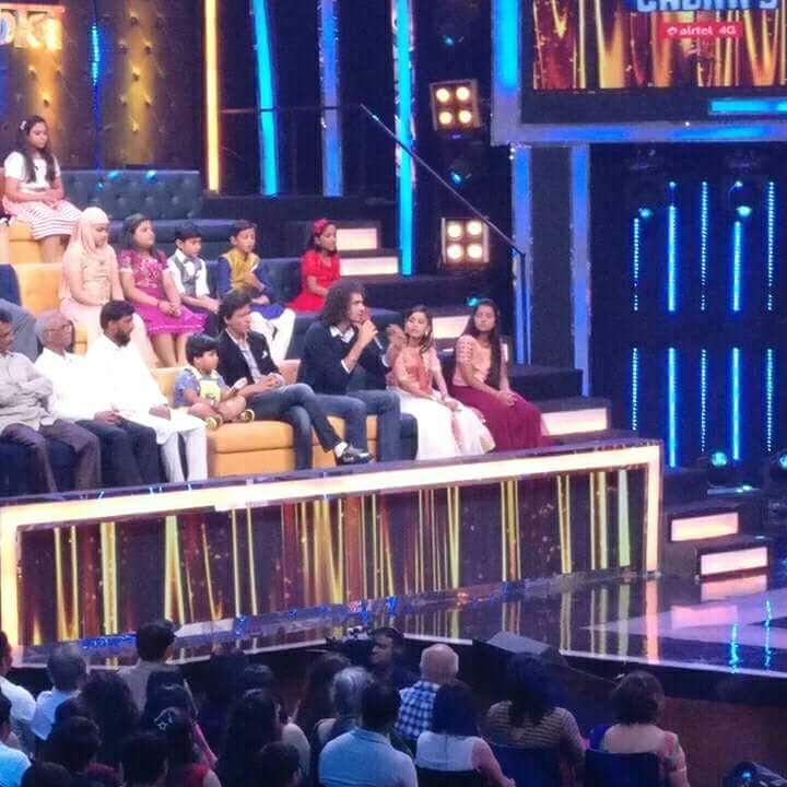 MK_srkian's tweet photo. #Exclusive - 'Shah Rukh Khan &amp; Imtiaz Ali' On The Sets Of #SRGMP Right Now' 

#3DaysToJHMS https://t.co/QtljPutoxH