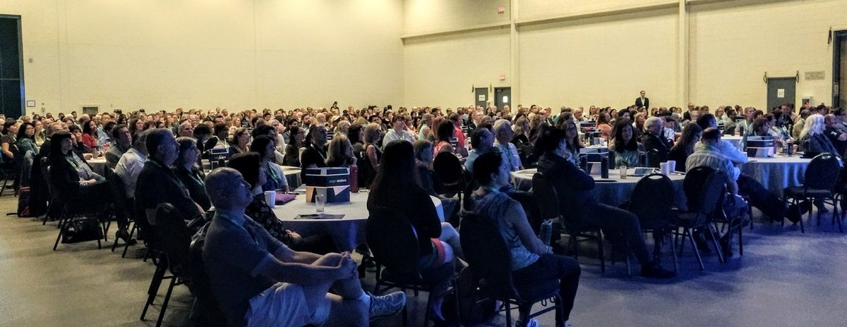 Full house at #SageSessions #Calgary watching the @mhyattspeaker keynote! <a href="/SageNAmerica/">Sage North America</a>