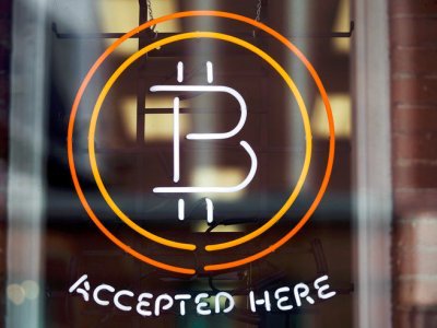 Coffee_Law's tweet photo. Bitcoin splits in 2

 https://t.co/tQidAT4jLS https://t.co/0tZwXq7lvX