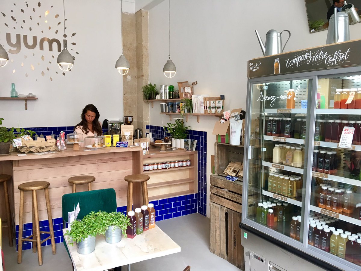RemiFeraud's tweet image. Dans leur nouveau commerce de la rue du Château d'Eau, on peut goûter tous les jus de légumes de @yumidrinks 🥒🍅🥕#Paris10