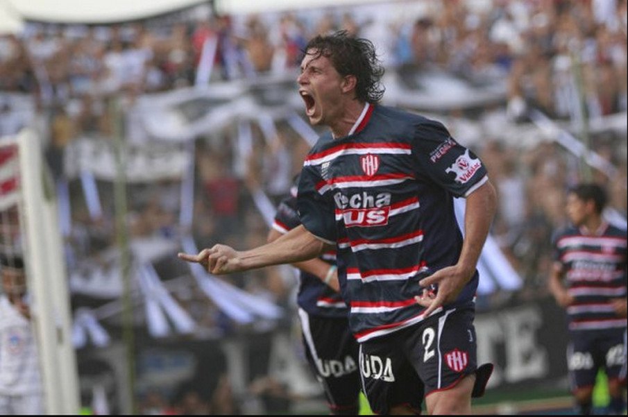 unosantafe's tweet photo. 🔴⚪ Las sensaciones de #Cosaro en su regreso a @clubaunion
►► https://t.co/QvDxJ1B0Wk https://t.co/pIWHCR8vZ3