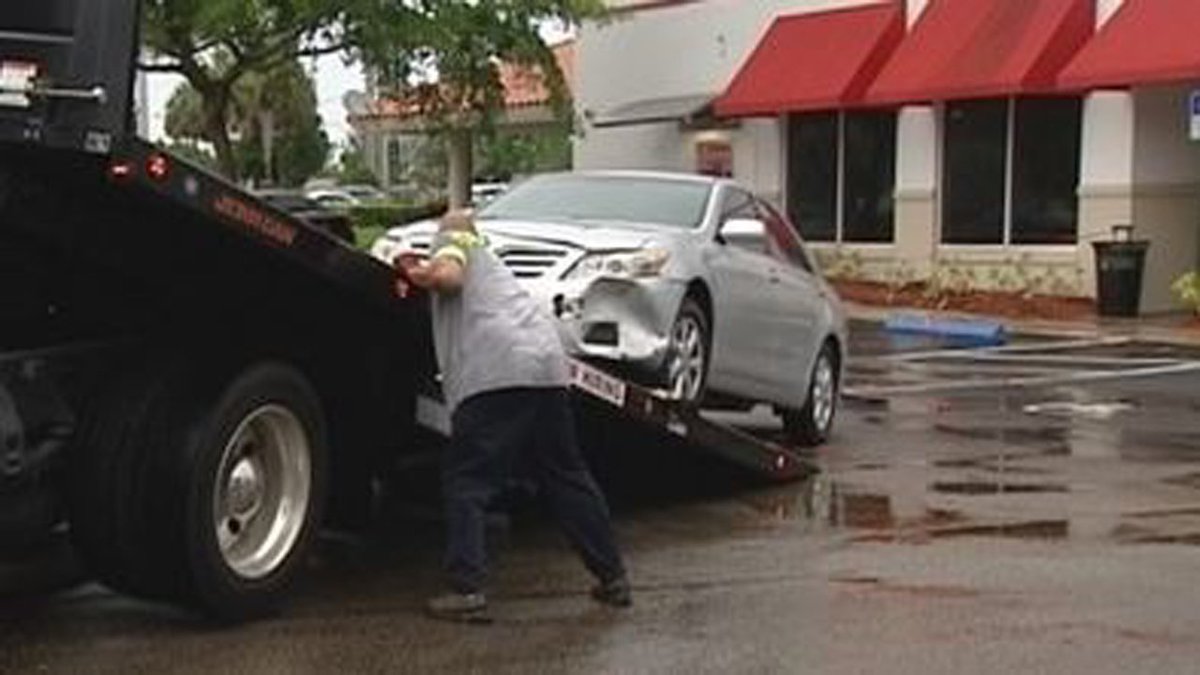 Car slams into man, mother standing at ATM in Boynton Beach bit.ly/2vp7WTs https://t.co/3ZXGoZBNN0