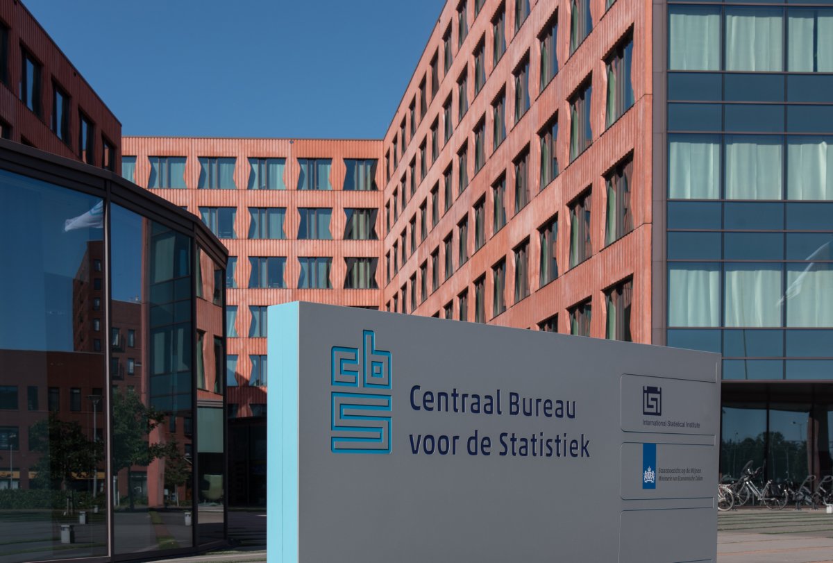 Het CBS (Den Haag) zoekt een stagiair(e) met frisse ideeën over interne communicatie. Interesse? Bekijk de vacature: cbs.nl/nl-nl/over-ons…