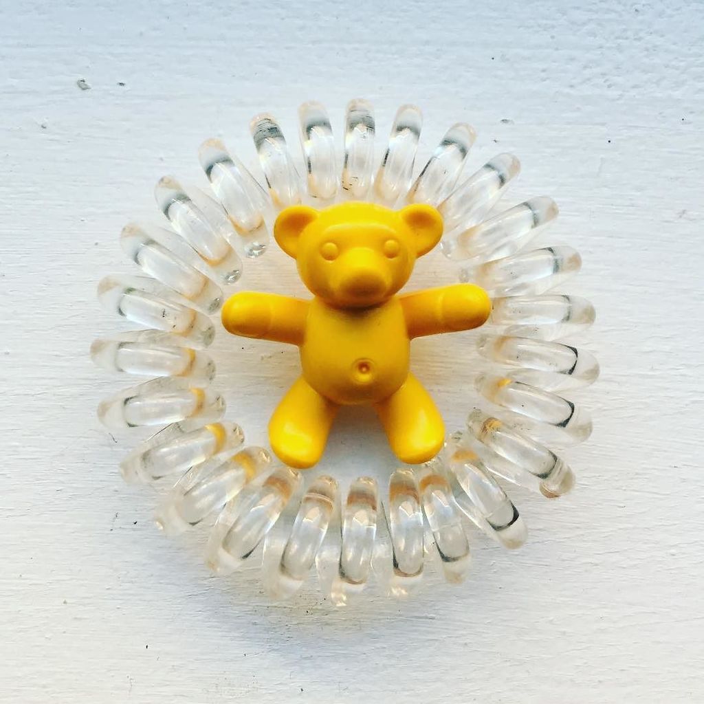 VanessaRoseG's tweet photo. A tiny teddy bear in a hair tie, just because. #tuesdaysaresilly.
.
.
.
.
.
#selfemployed #lovemyjob #femaleentrep… https://t.co/114oiDR4Hh https://t.co/0Xvof2kESo
