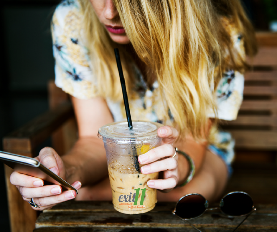 FlyBuyApp's tweet image. What better way to beat the heat than with an iced coffee or cold brew? Order on the app and get 1/2 off at Exit 11! Now until August 5th.