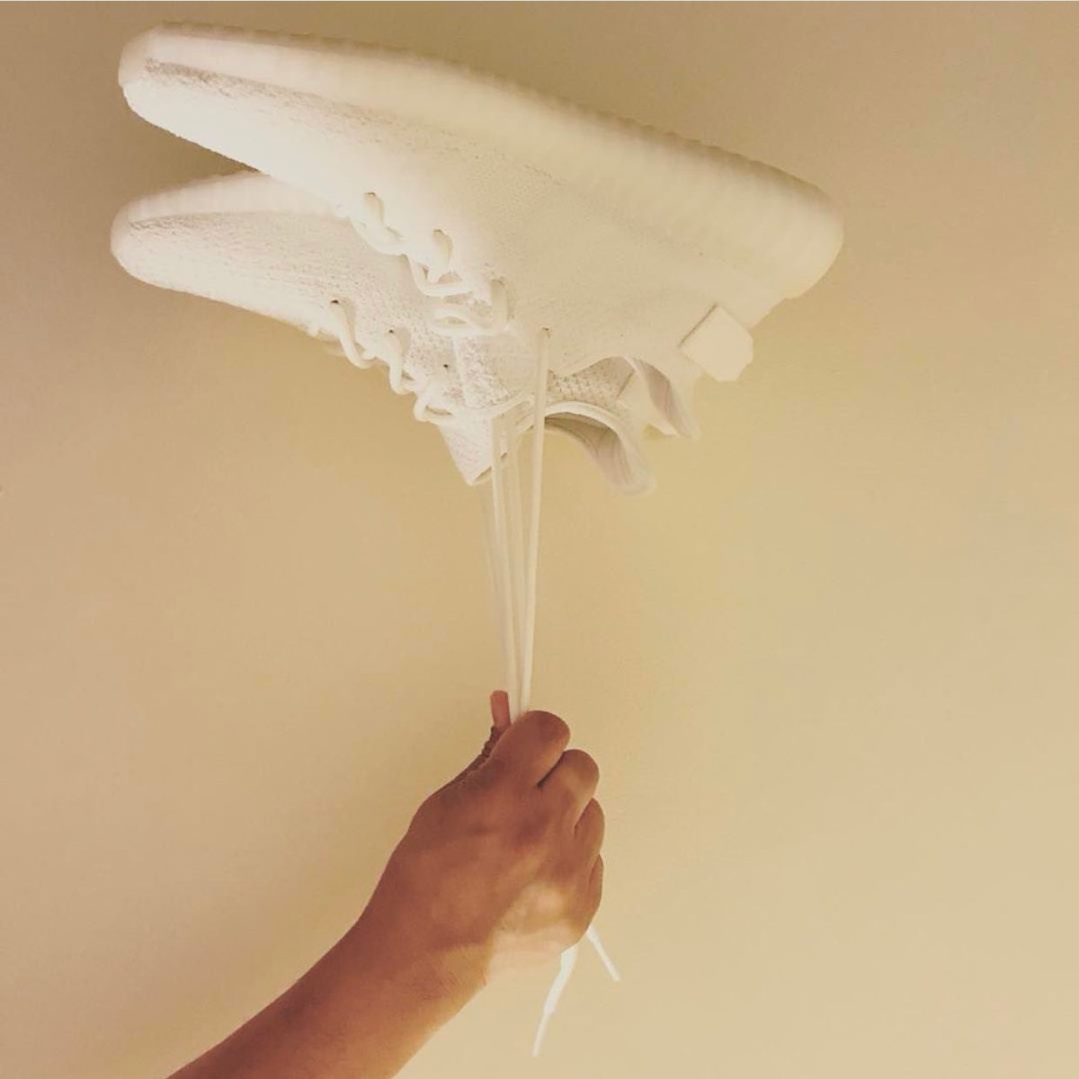 vtruongcao's tweet photo. Happy August!! Wear yo happy 👣🆕month. 🆕beginning. 🆕mindset. 🆕focus. 🆕start. 🆕intentions. 🆕results. 🎉🗓💯 #ShoesdayTuesday #TuesdayThoughts 🌈👟✨ https://t.co/1kMS2EUlKc