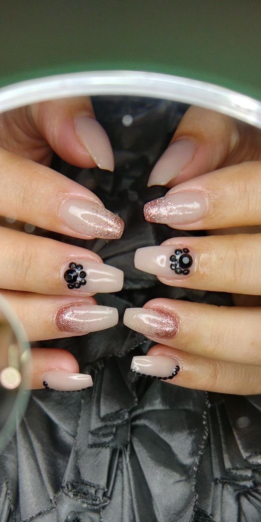 DuJurandi's tweet photo. My new style from @TammyTaylorSA for @MrsSAPageant Headline Sponsor 💅🏻 #alwaysprettynails #tammytaylormrssouthafrica #sheisbonafide https://t.co/bXyJzdkqhD