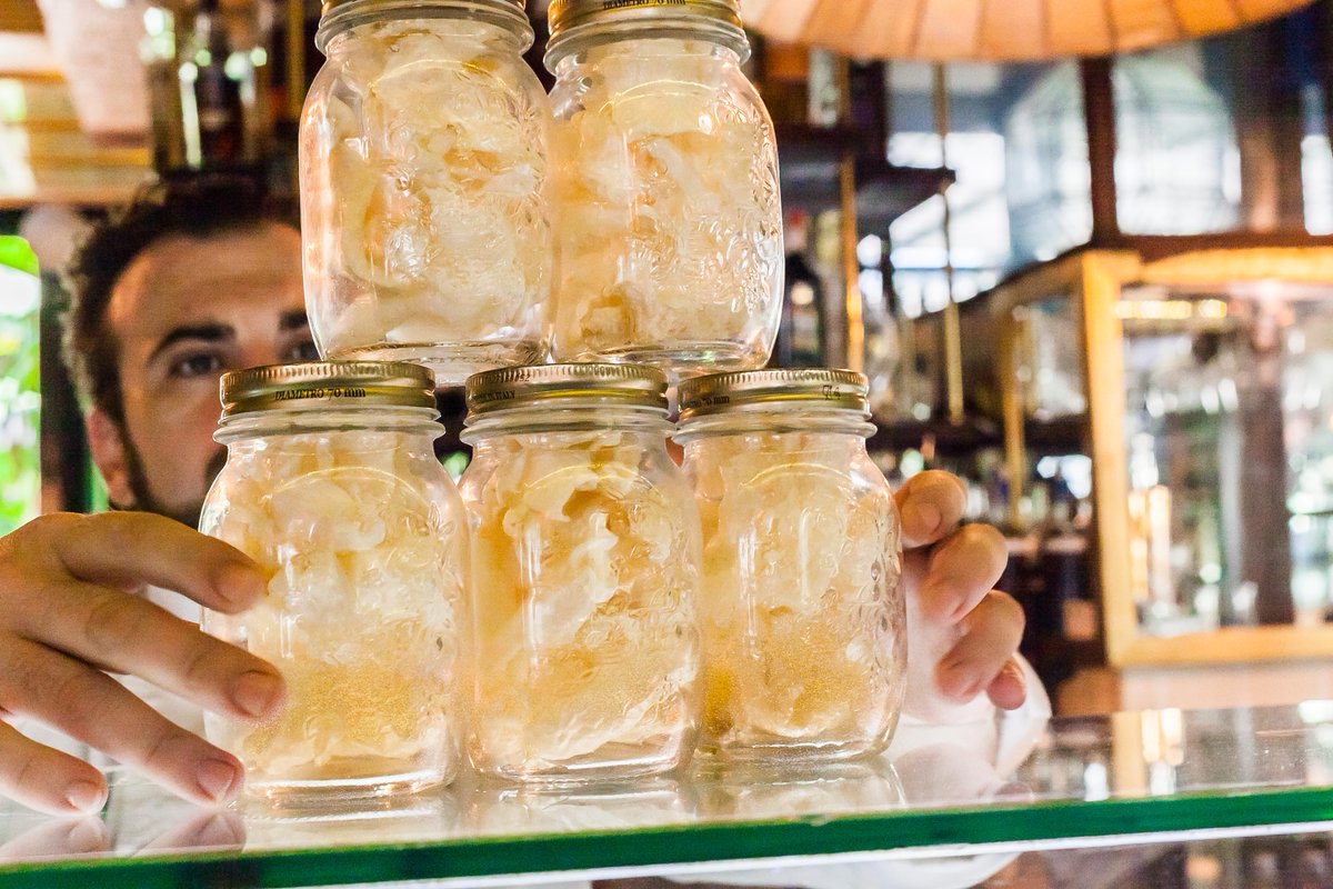 ¿Has probado alguna vez las cortezas de bacalao? 🐟 Una delicia y una explosión de sabor 😋 #bocagrandebcn #cortezasbacalao #bacalao #cortezas