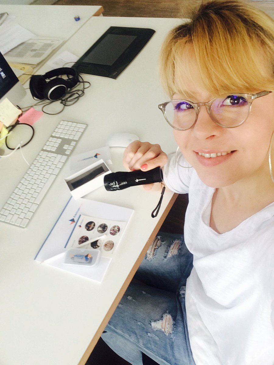 EdelmanGER's tweet image. #machwasdraus: Agentursurferin Vanessa ist bereit, die große #Edelmanergo Welt zu entdecken @GPRA #kommindieagentur #praktikum