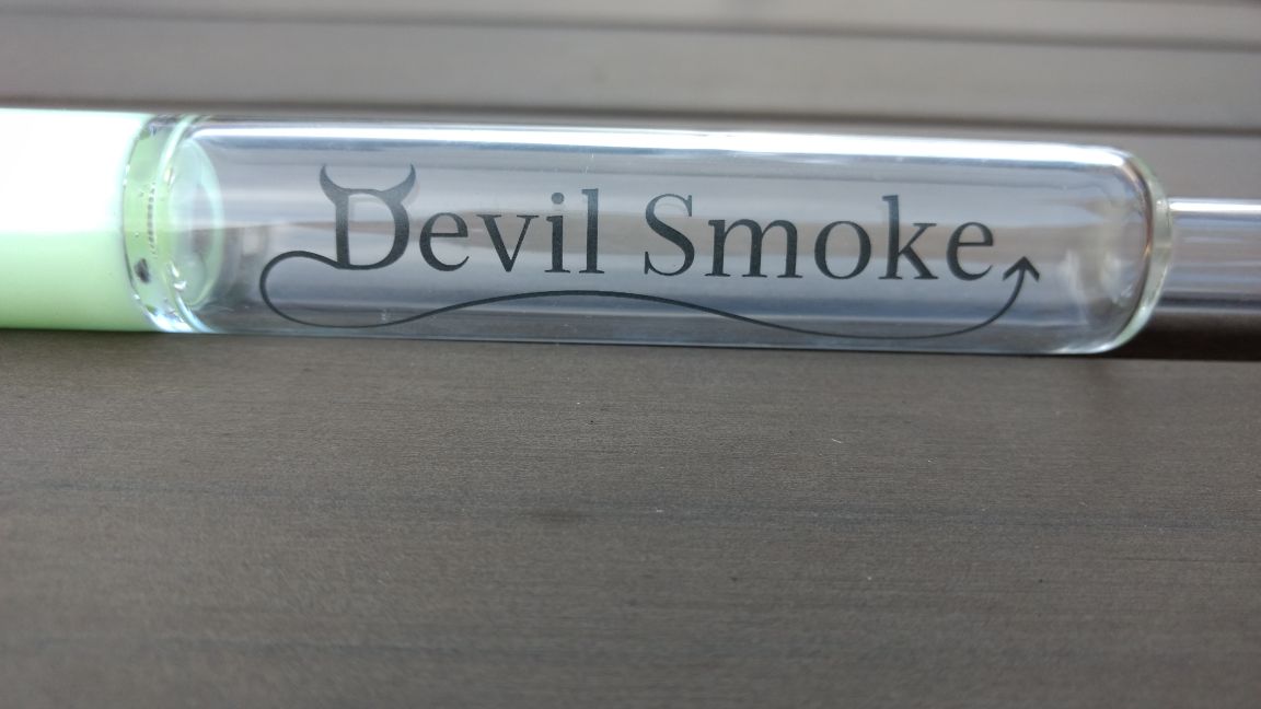 HookahWiki's tweet photo. Habt ihr schon die Review zum Devil Smoke Glow Mundstück gelesen? Falls nicht, tut es jetzt:
https://t.co/j6pxpNxjWe
#shisha #devilsmoke https://t.co/BiSGqmG8gD