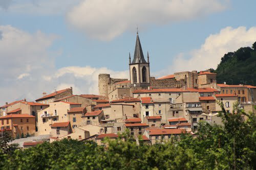 tptclermontois's tweet photo. #Mezel Sera desservie par les autocars-autobus du @smtc63 à compté du 1er janvier 2018! #nouveaute #reseau et bénéficiera des services #t2c https://t.co/E7jziPxCCS