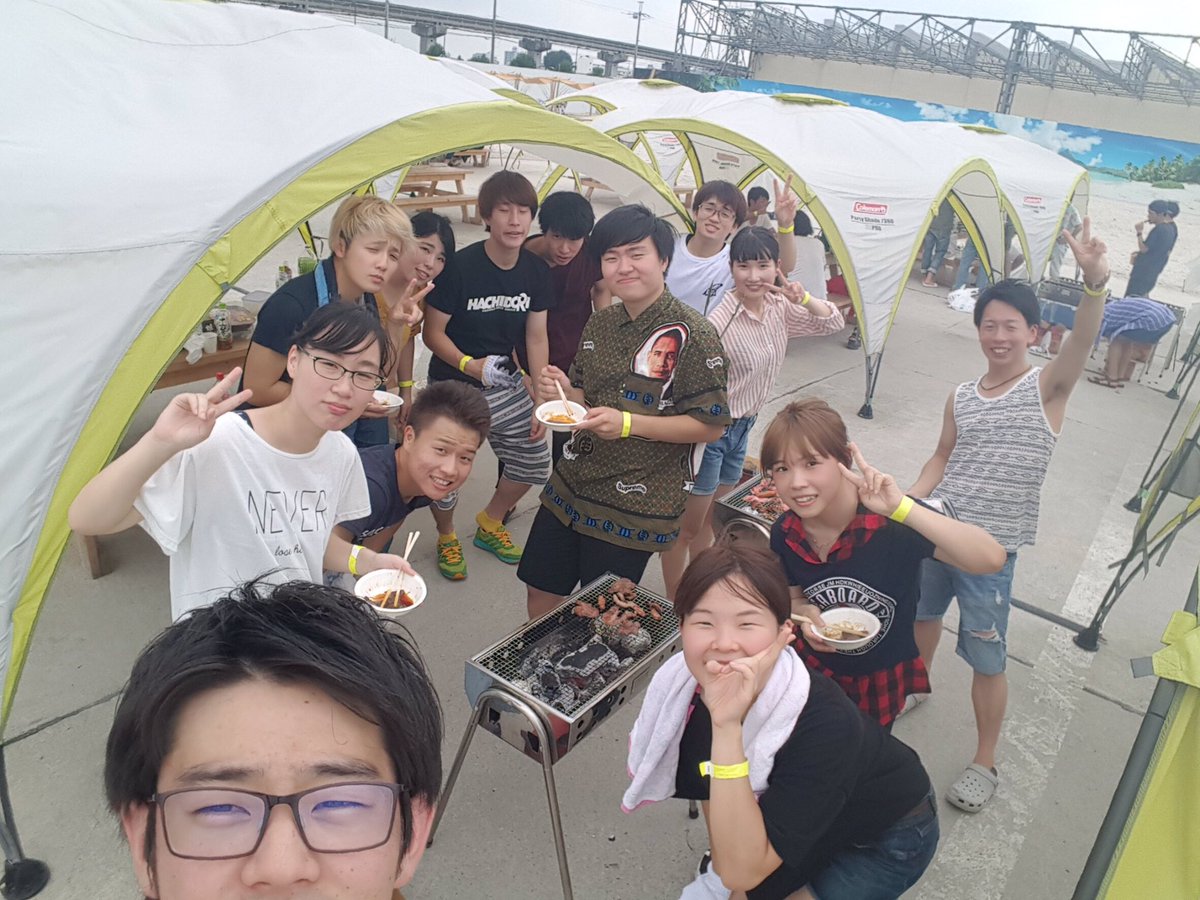 【🌻夏休み企画🐬】

inタチヒビーチ🏖🌴🍹

久しぶりのILZ〜✨🏂🍉
亨もかえってきた〜🇨🇳🐼
BBQしたりビーチで遊んだり大学生らしい1日でした！✨みんなの仲も深まって最高の1日でしたね😊