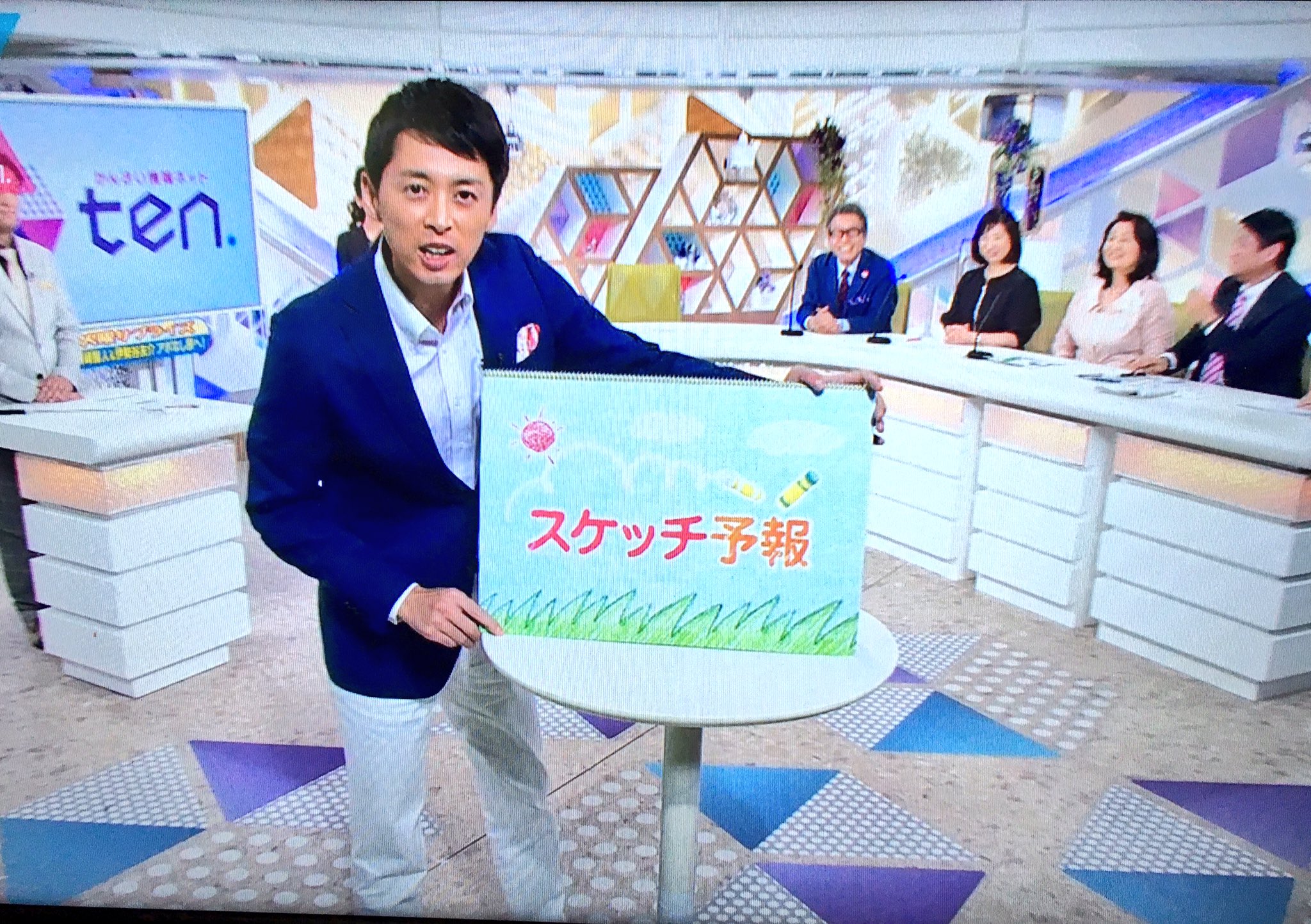 塚っち ベッドのまわりに何もかも脱ぎ散らして 蓬莱さん そんなことしたら風邪ひきますよ円さん 円さん 長いフリやなwww 蓬莱さん ウロウロ 円さん もうじっとしとき 謎に徘徊する蓬莱さん可愛すぎかwwwwww