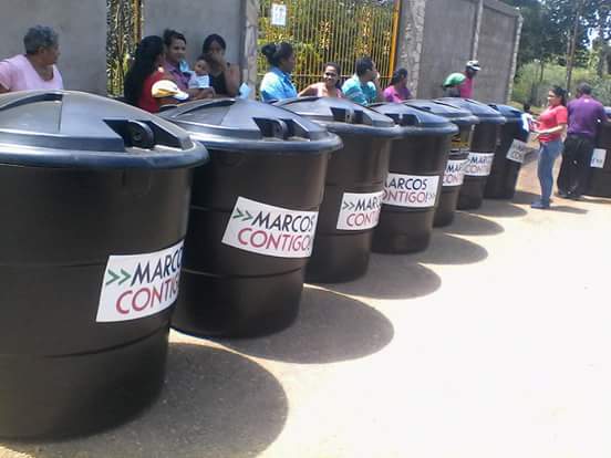 DanielMarval22's tweet photo. #LogrosAnaquenses Familias del Sector San Rafael II, Fueron beneficiadas con tanques y materiales de construcción @mramospsuv https://t.co/sqYQOduiDs