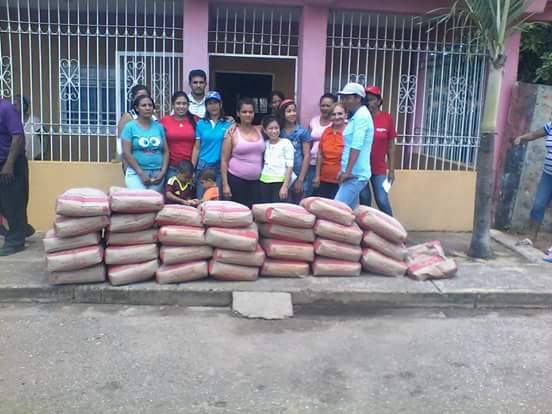 DanielMarval22's tweet photo. #LogrosAnaquenses Familias del Sector San Rafael II, Fueron beneficiadas con tanques y materiales de construcción @mramospsuv https://t.co/sqYQOduiDs