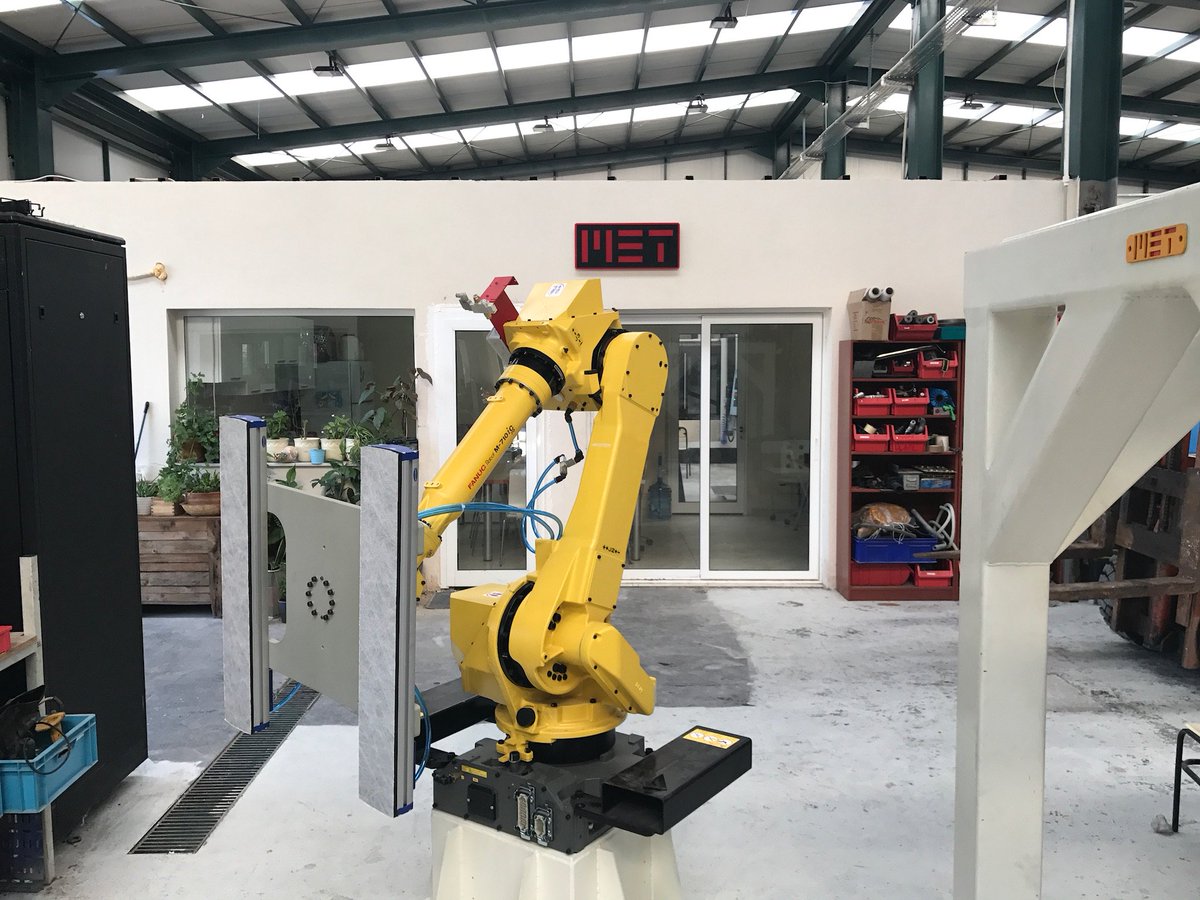 met_automation's tweet image. Flat glass handling with Schmalz vacuum blocks #met_automation #teknoparkizmir #fanuc #schmalz #vacuum #robot #glasshandling