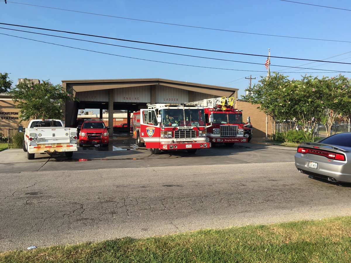 NateGriffFOX26's tweet image. Fire station #46 at Scott &amp;amp; the #610Loop is where a family sought help for two teens shot in SE Houston. See the story on @Fox26Houston.