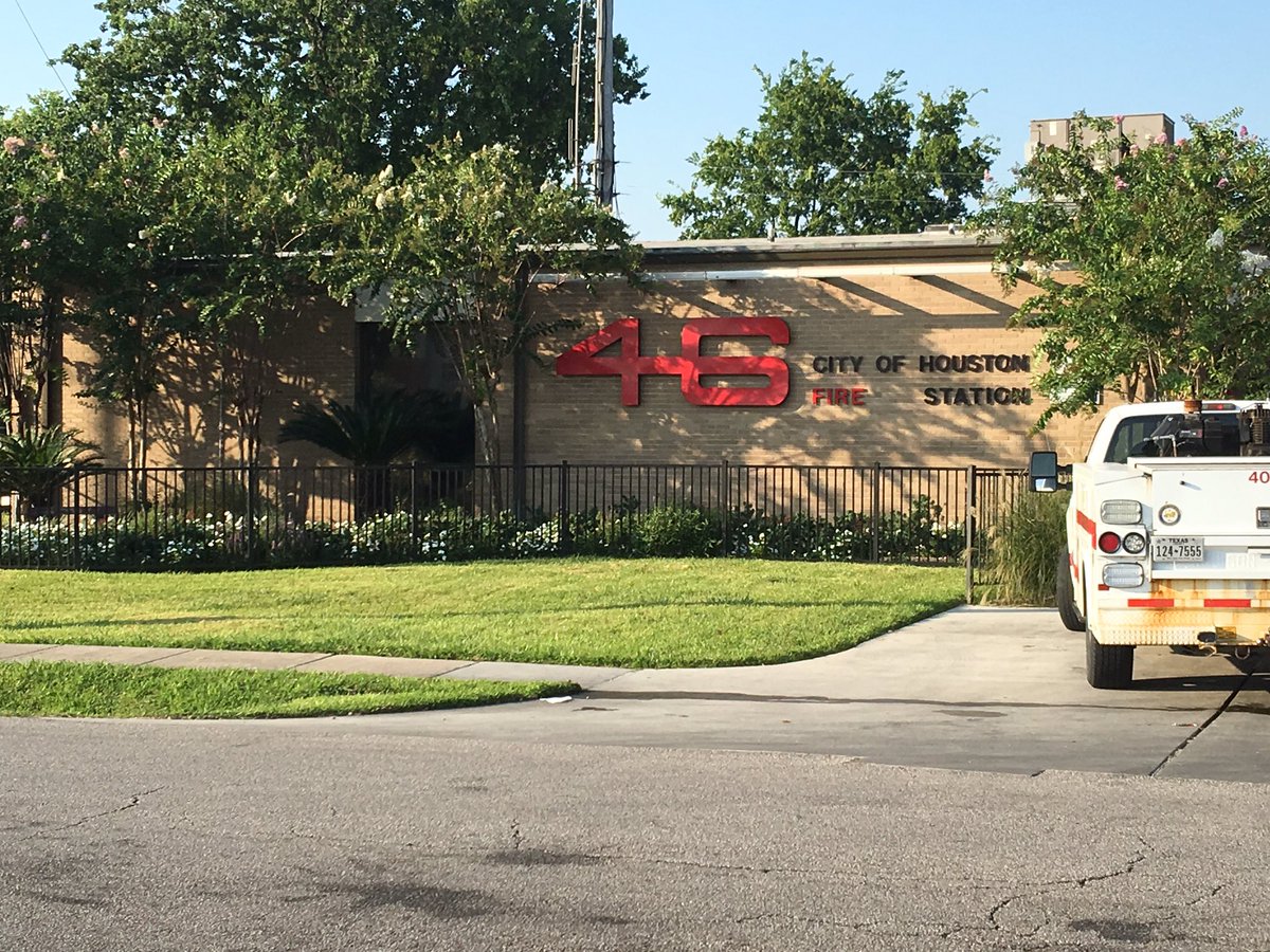 NateGriffFOX26's tweet image. Fire station #46 at Scott &amp;amp; the #610Loop is where a family sought help for two teens shot in SE Houston. See the story on @Fox26Houston.