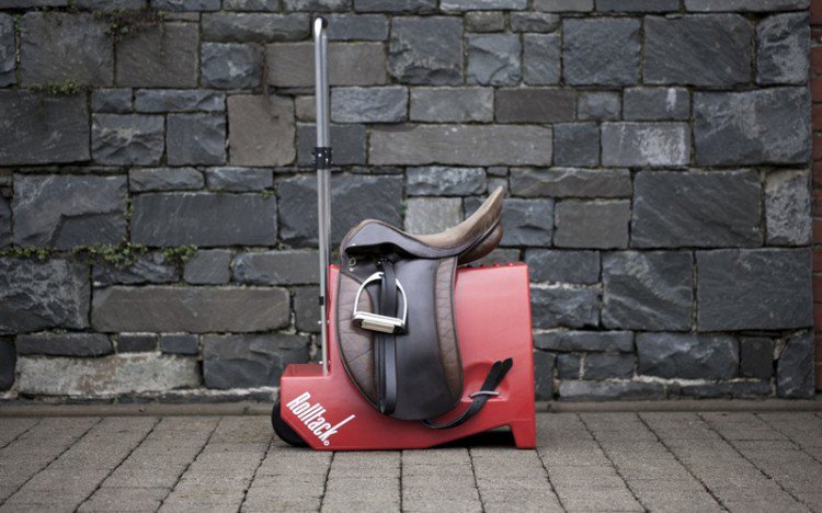 eCHEVALcom's tweet image. Découvrez le Rolltack, ce chariot qui vous facilite le transport du matériel d'équitation ! echeval.com/news/160-rollt… @RolltackLtd #cheval