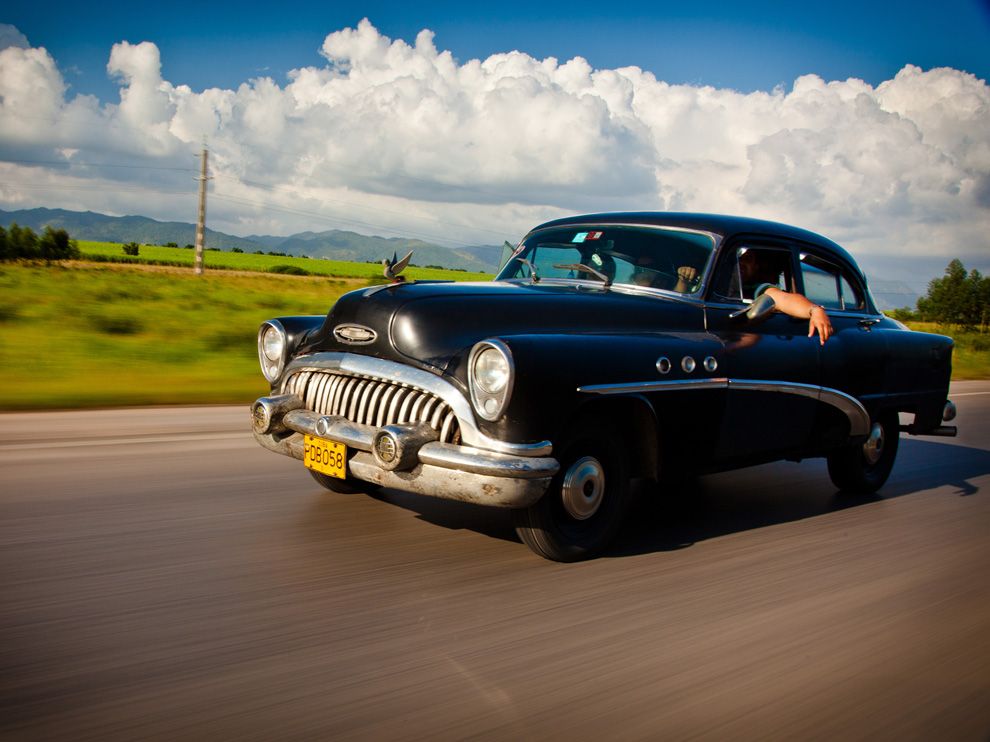 kepamer's tweet photo. Photo: A 1950s Buick traveling the National Highway in Cuba https://t.co/og3ZFVwk2H
